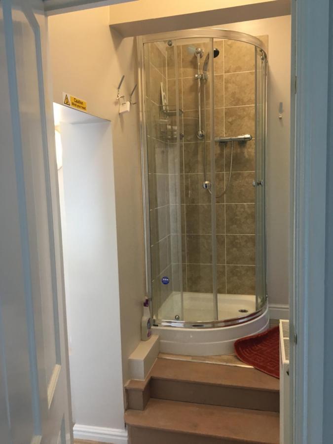 Bron Hafren Bed & Breakfast Монтгомъри Екстериор снимка