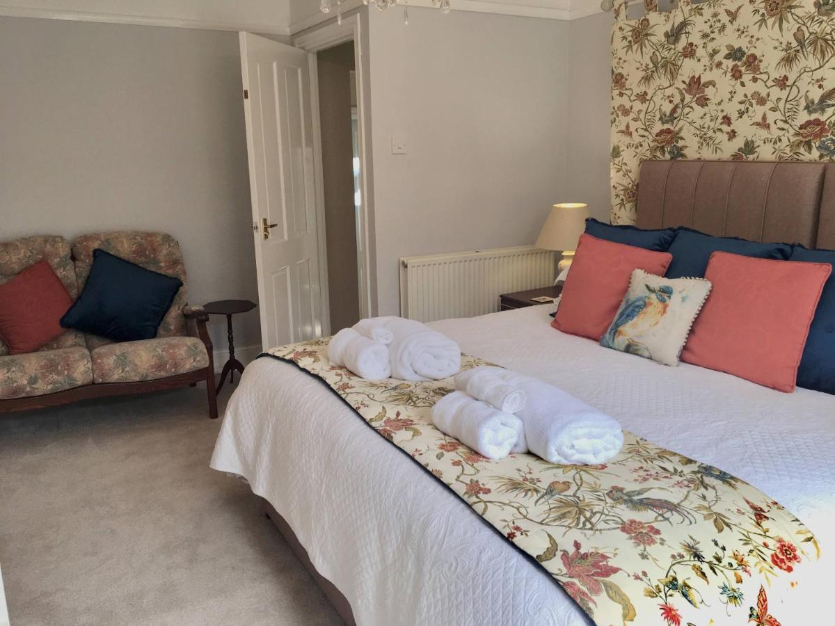 Bron Hafren Bed & Breakfast Монтгомъри Екстериор снимка