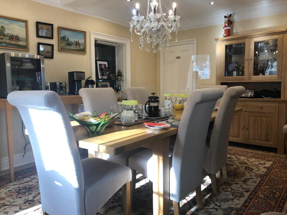 Bron Hafren Bed & Breakfast Монтгомъри Екстериор снимка